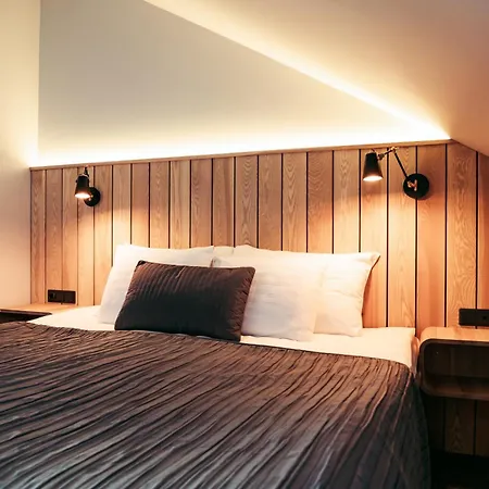 & Hotel 3*