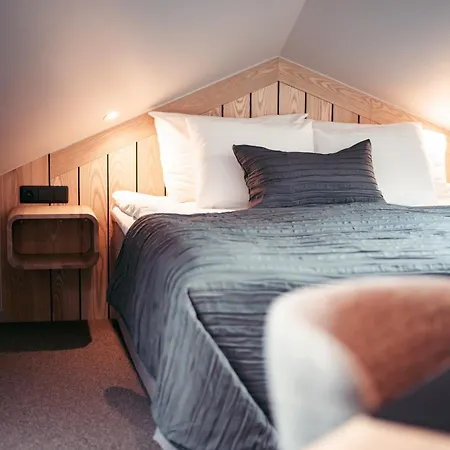 & Hotel 3*